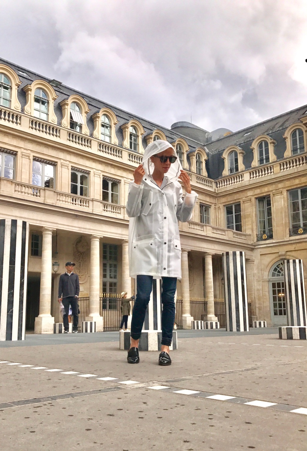(Mode) La parka « umbrella » : pièce phare des Parisiennes baroudeuses-chic !