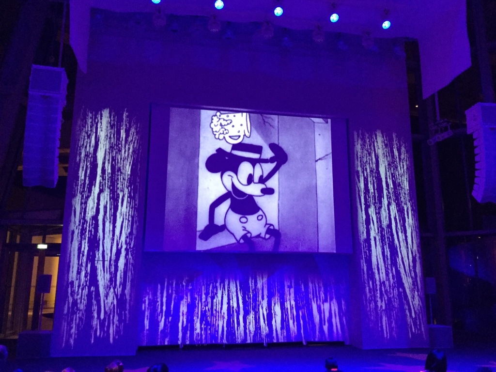 (Coup de coeur) La Nocturne Mickey Mouse de la Fondation Louis Vuitton